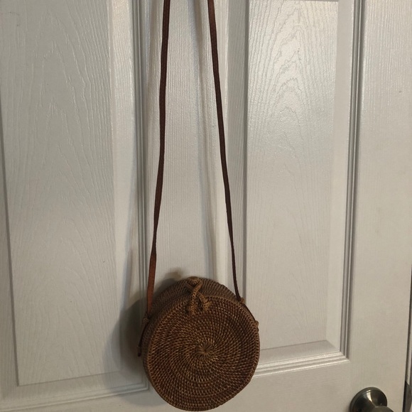 Super cute basket bag with long strap - Picture 2 of 4